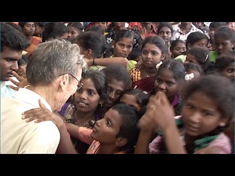 Père Ceyrac – La vie d’un homme au service des plus démunis